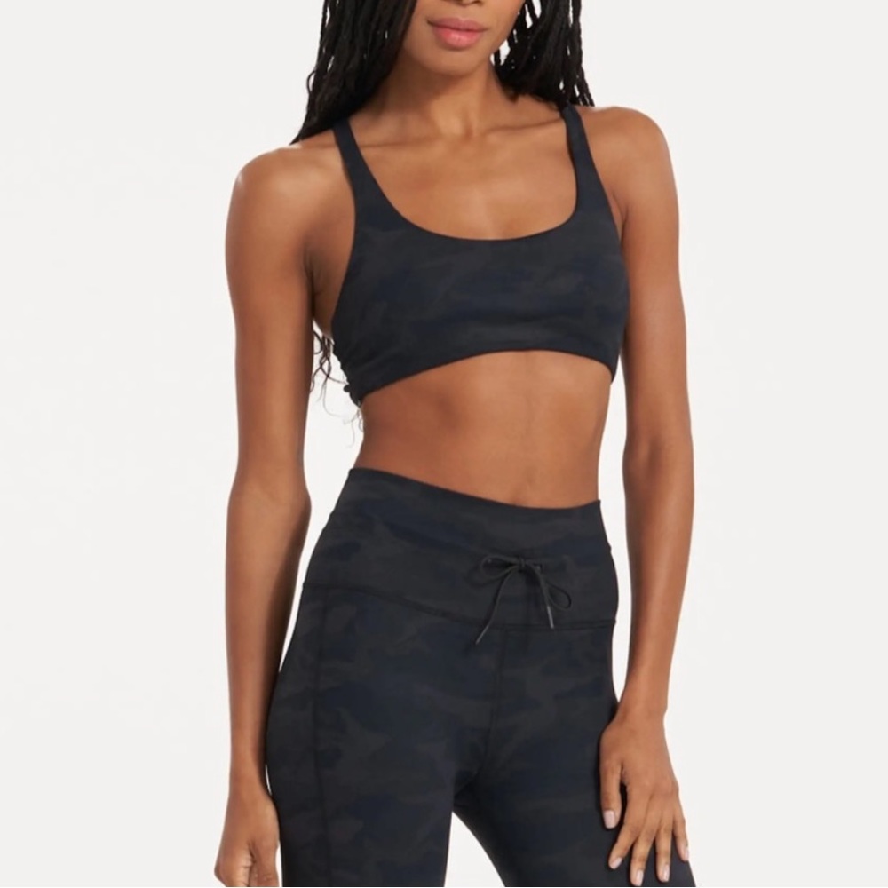 Vuori Yosemite Sports Bra Black Camo Size S